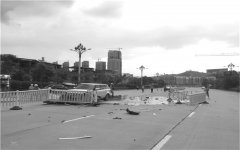 撞護(hù)欄不是小事，錯(cuò)誤做法后果嚴(yán)重！！！